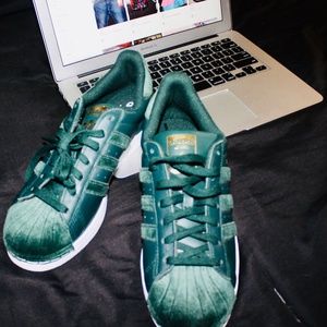 adidas toe shoes